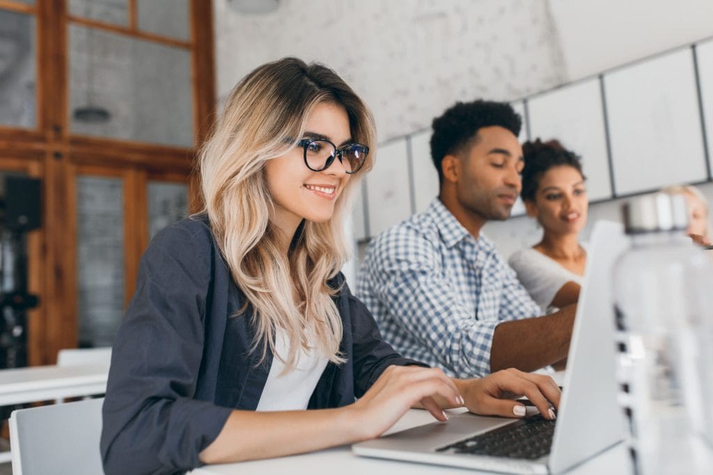 Vaga Home Office: EnGedi RH Abre 4 Vagas para Assistente Administrativo Jr assistente administrativo