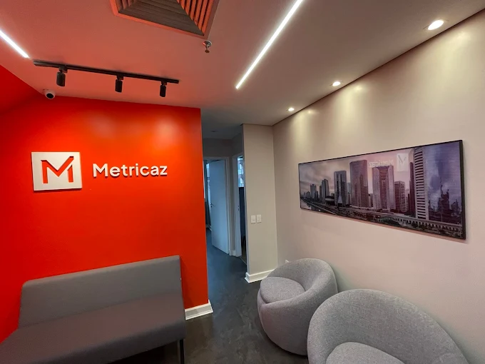 Vaga home office: Assistente de Atendimento na Metricaz – salário R$ 3.716,00